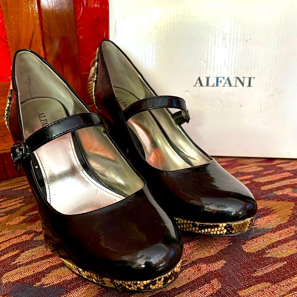 Alfani size 7 black patent and faux snake skin Maryjane pump.